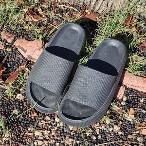 Cloud Slides Comfortable Slip On Sandals Black Women's Size 8